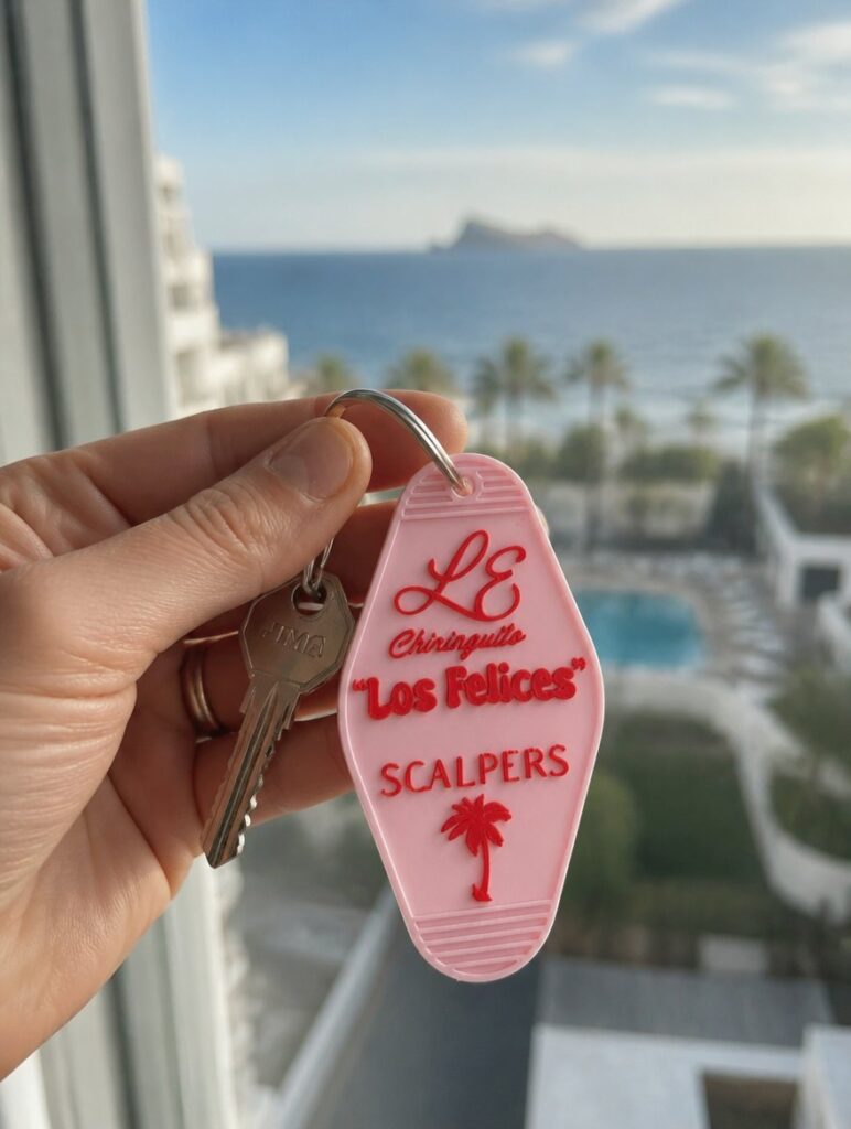 Llaveros estilo hotel de Scalpers «Chiringuito Los Felices»
